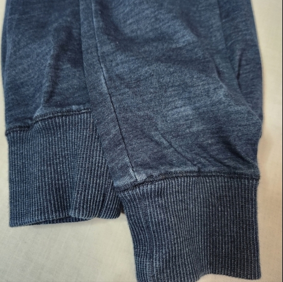 Celtic & Co blue crewneck sweatshirt garment dyed pockets S - Picture 10 of 11